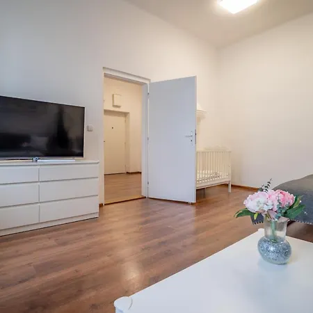 Family 俄斯特拉发